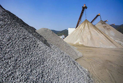 砂石廠該如何選址？建一個(gè)砂石廠需要哪些設(shè)備？